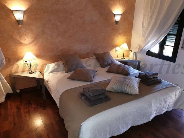 Image No.12-3 Bed Villa for sale