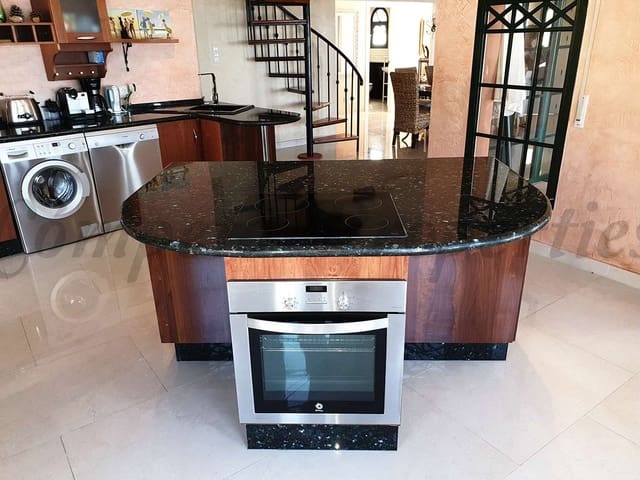 Image No.8-3 Bed Villa for sale