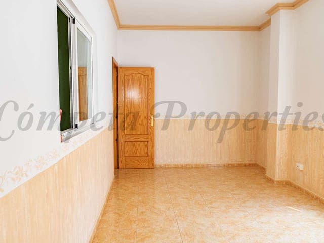 Image No.10-4 Bed Townhouse for sale