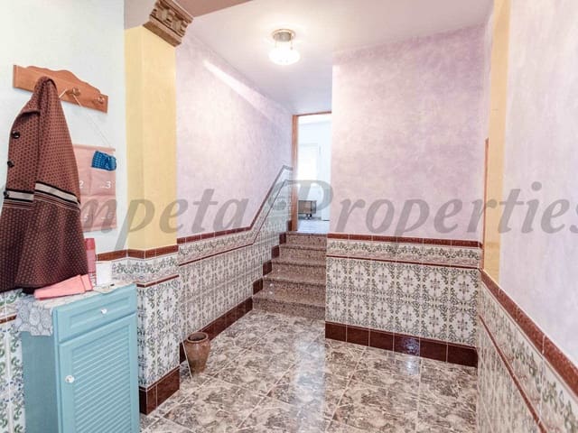 Image No.2-3 Bed Townhouse for sale