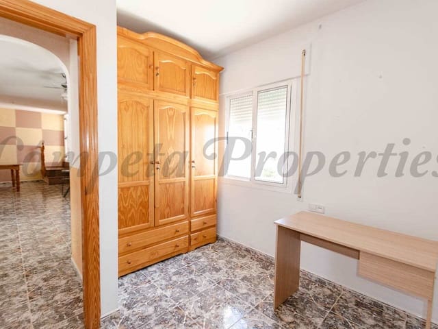 Image No.8-3 Bed Townhouse for sale