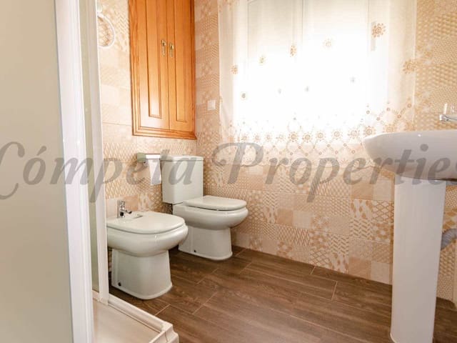 Image No.9-3 Bed Townhouse for sale