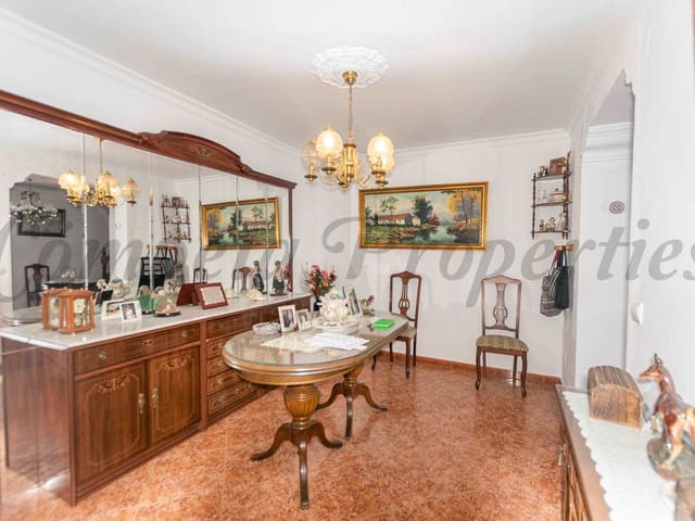 Image No.10-3 Bed Townhouse for sale