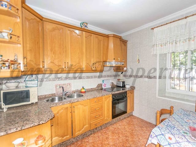 Image No.13-3 Bed Townhouse for sale