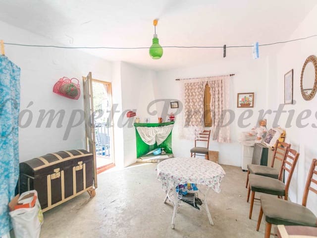 Image No.20-3 Bed Townhouse for sale