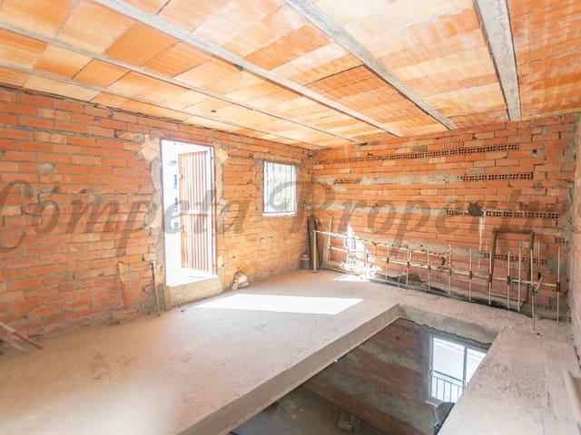 Image No.10-3 Bed Townhouse for sale