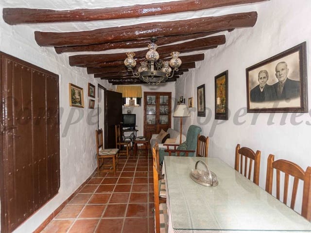 Image No.12-5 Bed Townhouse for sale