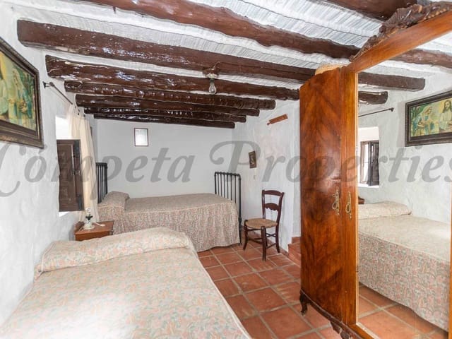 Image No.13-5 Bed Townhouse for sale