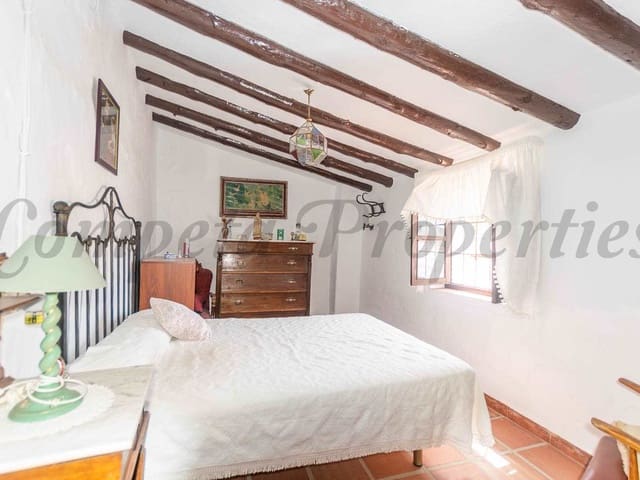 Image No.17-5 Bed Townhouse for sale