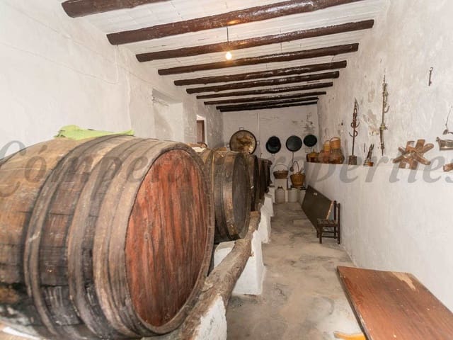 Image No.5-5 Bed Townhouse for sale