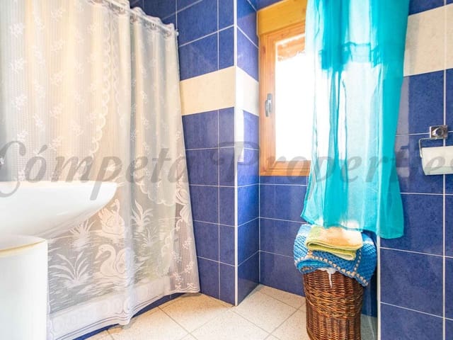 Image No.10-7 Bed Townhouse for sale