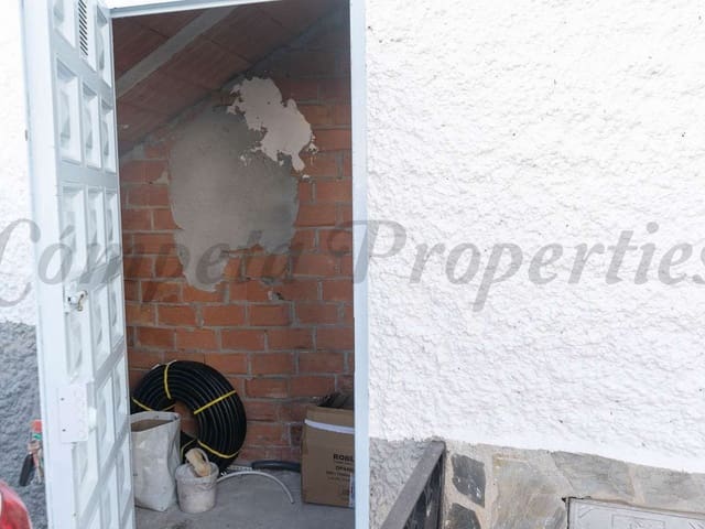 Image No.8-2 Bed Townhouse for sale