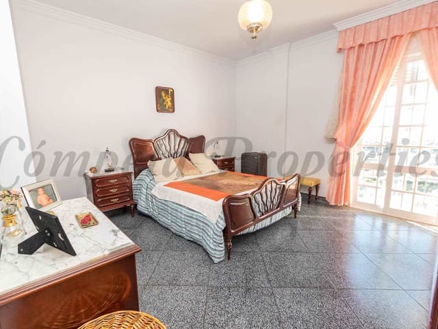 Image No.10-6 Bed Villa for sale