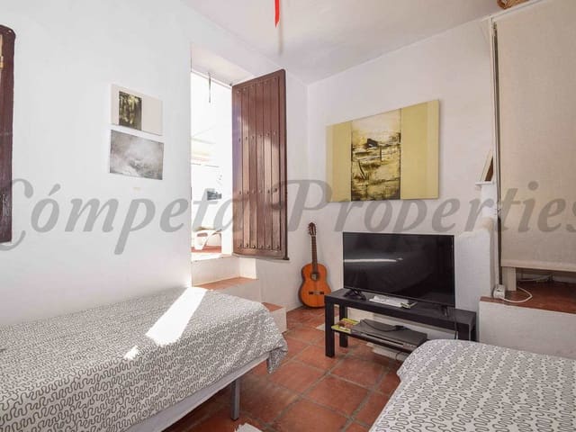 Image No.10-3 Bed Townhouse for sale