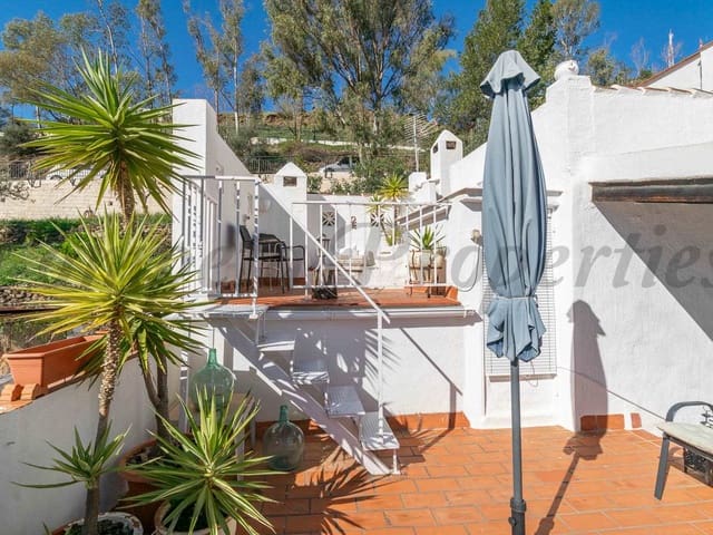 Image No.18-3 Bed Townhouse for sale