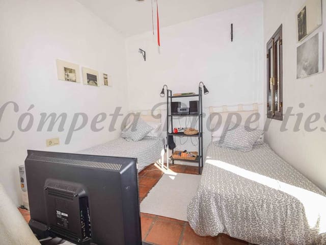 Image No.9-3 Bed Townhouse for sale