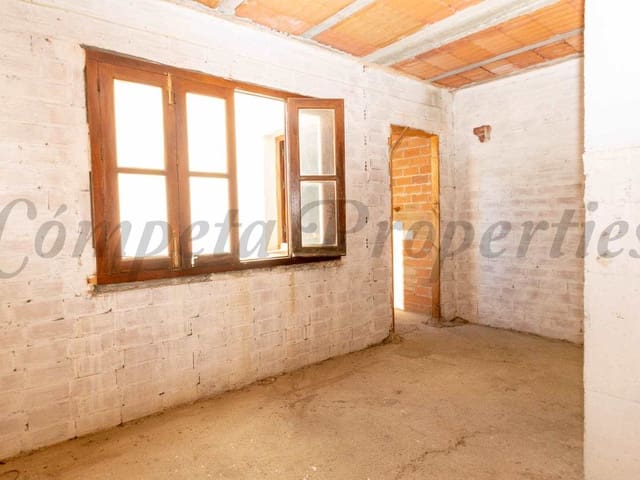 Image No.19-8 Bed Townhouse for sale