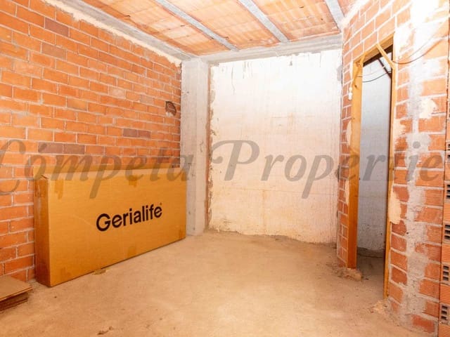 Image No.20-8 Bed Townhouse for sale