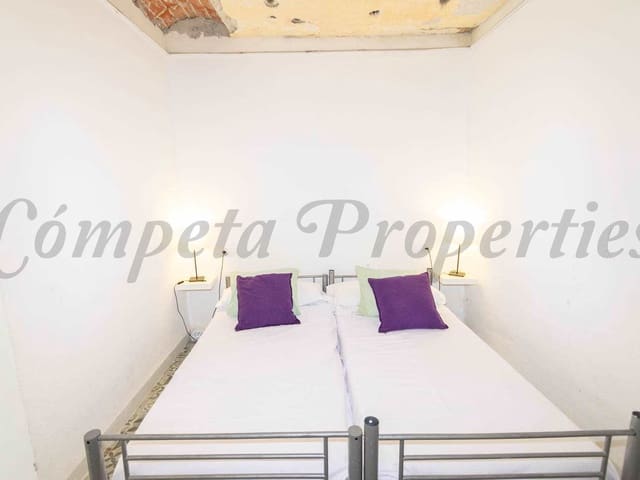 Image No.9-1 Bed Townhouse for sale