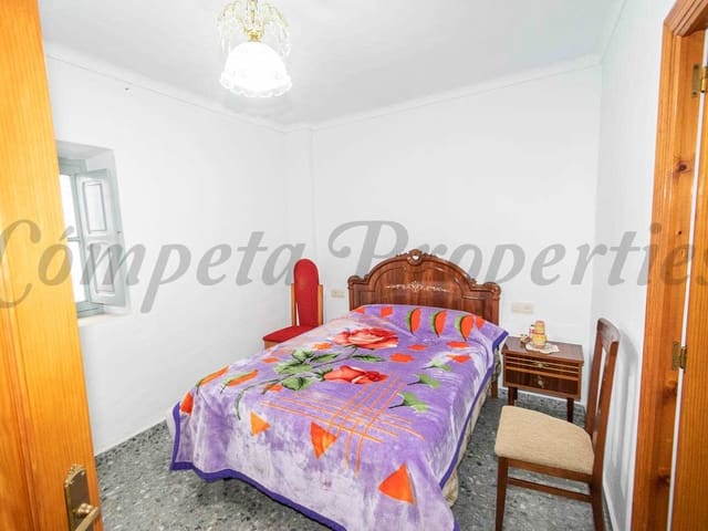 Image No.14-4 Bed Townhouse for sale