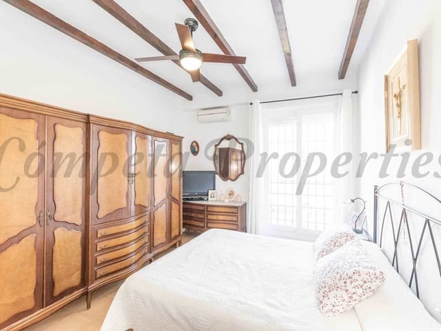 Image No.10-4 Bed Villa for sale