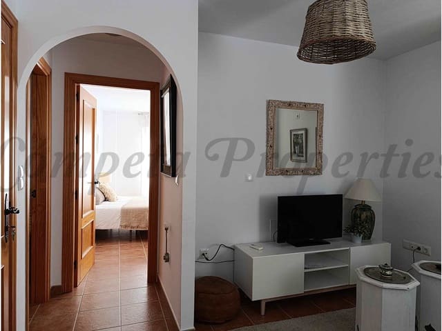 Image No.12-5 Bed Property for sale