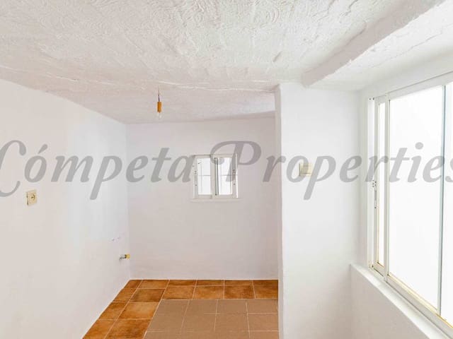 Image No.16-4 Bed Townhouse for sale