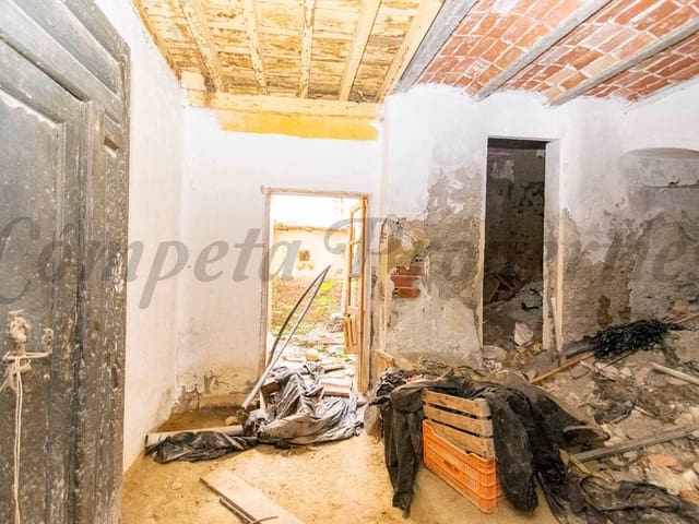 Image No.5-18 Bed Townhouse for sale