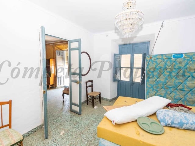 Image No.8-18 Bed Townhouse for sale