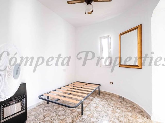 Image No.7-2 Bed Townhouse for sale