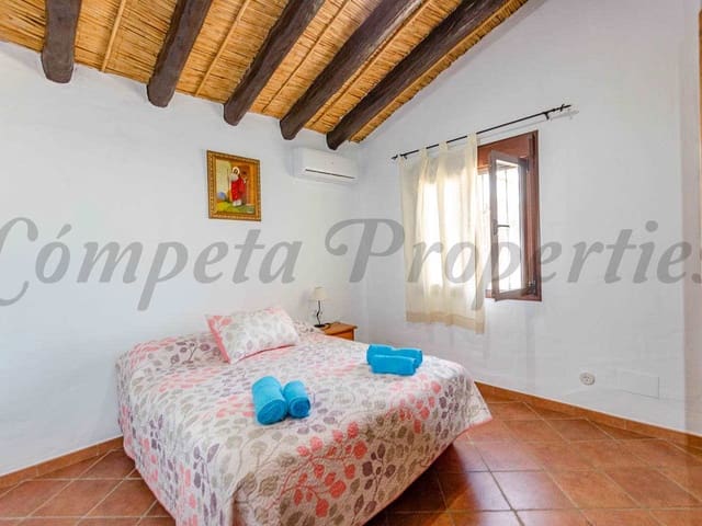 Image No.10-3 Bed Villa for sale