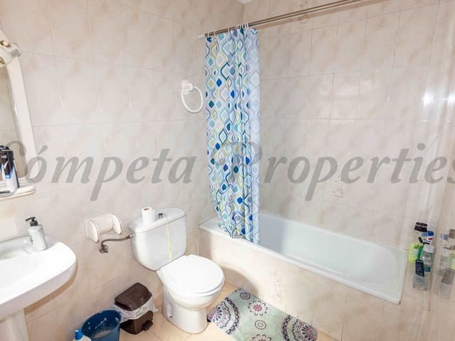 Image No.17-3 Bed Townhouse for sale