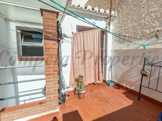 Image No.19-3 Bed Townhouse for sale