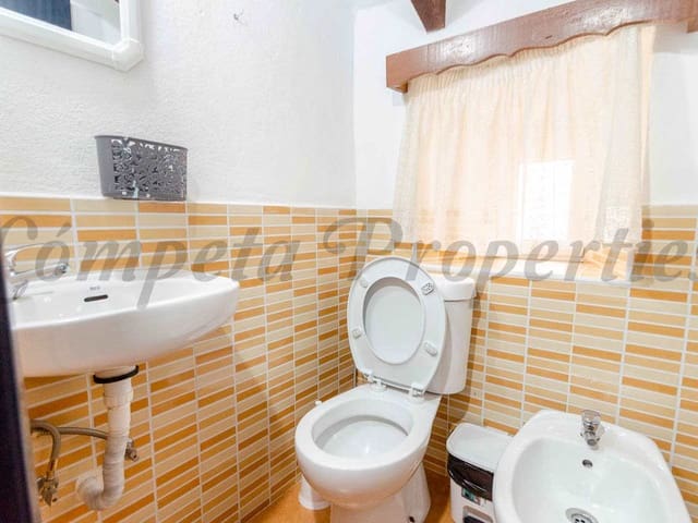 Image No.10-3 Bed Townhouse for sale