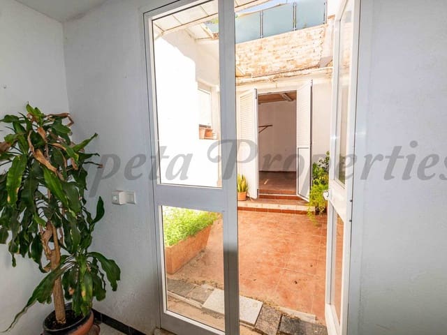 Image No.20-2 Bed Townhouse for sale