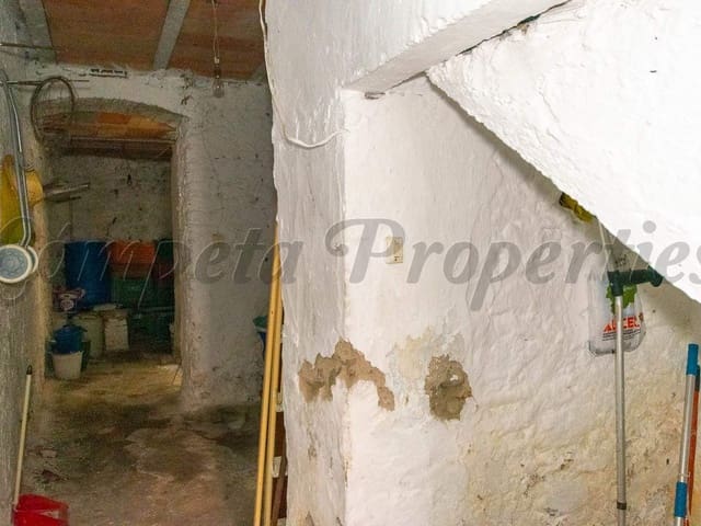 Image No.14-5 Bed Townhouse for sale