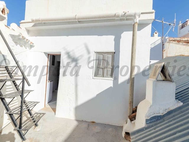 Image No.16-4 Bed Townhouse for sale