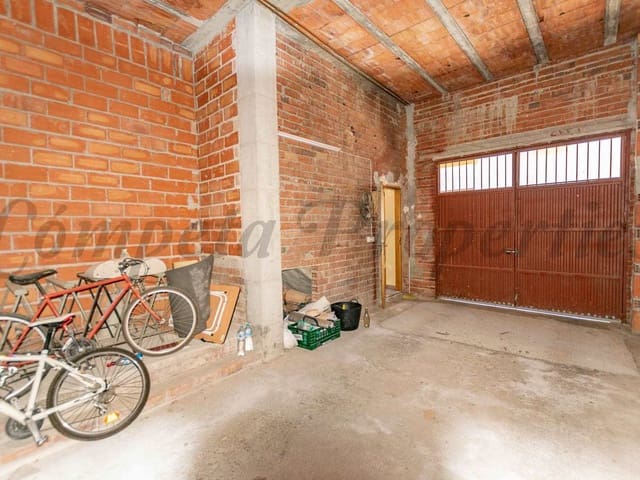 Image No.2-4 Bed Townhouse for sale