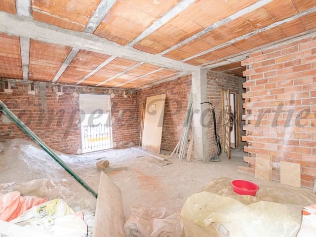 Image No.9-4 Bed Townhouse for sale