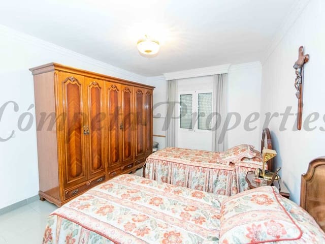 Image No.9-4 Bed Townhouse for sale