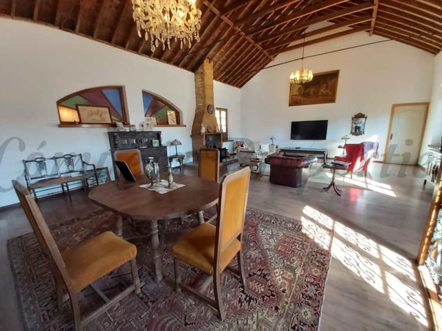 Image No.2-4 Bed Villa for sale