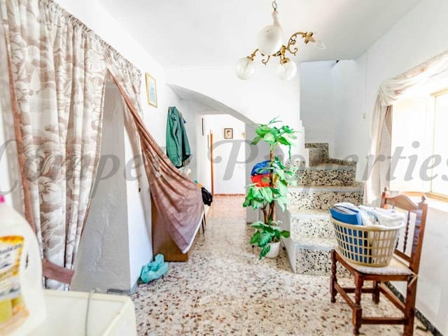 Image No.12-3 Bed Townhouse for sale