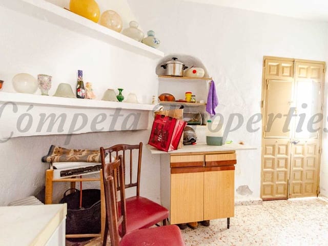 Image No.14-3 Bed Townhouse for sale