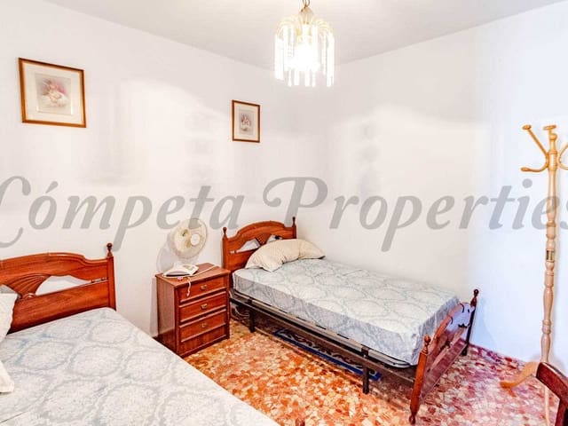 Image No.9-3 Bed Townhouse for sale