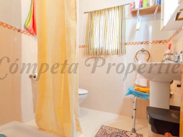 Image No.10-3 Bed Townhouse for sale