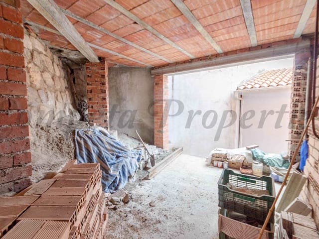 Image No.14-3 Bed Townhouse for sale