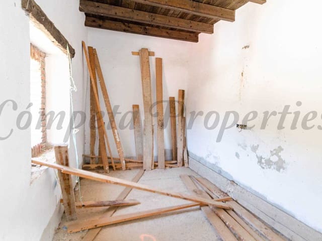 Image No.3-3 Bed Townhouse for sale