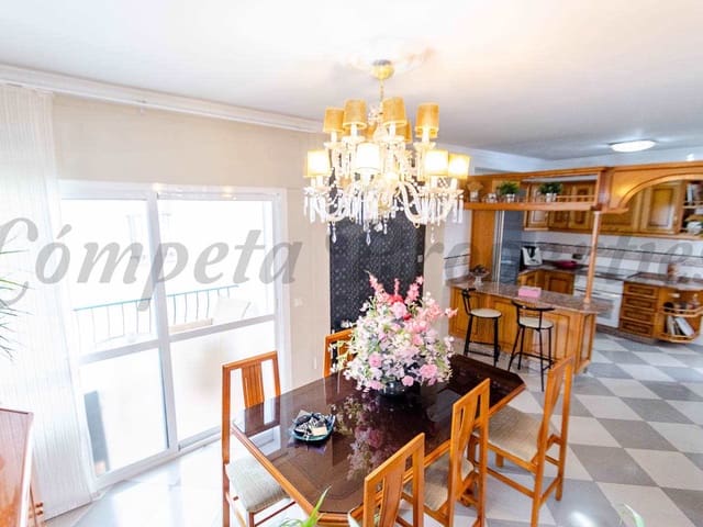 Image No.2-5 Bed Townhouse for sale