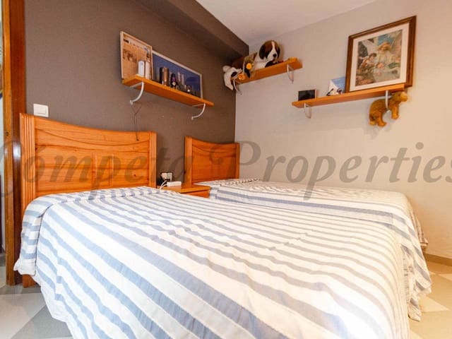 Image No.8-5 Bed Townhouse for sale