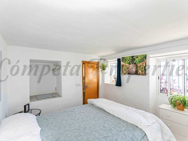 Image No.10-2 Bed Townhouse for sale